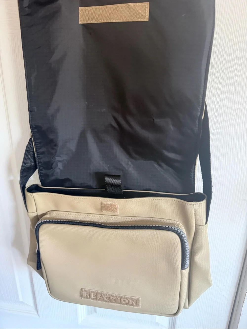 Kenneth Cole Reaction Tan Messenger Bag with Black Strap
